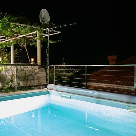 Vinki Villa *